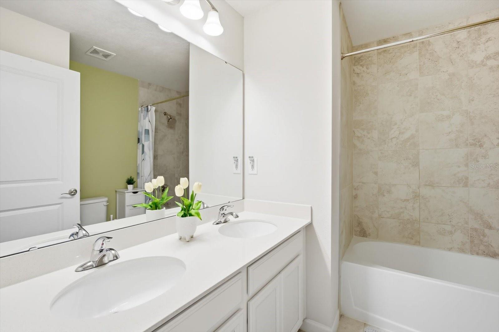 Image 28 of 38 For 11605 Cleyera Court