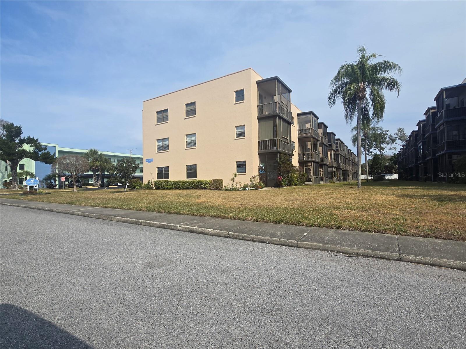 Image 20 of 49 For 5971 Terrace Park Drive N 310