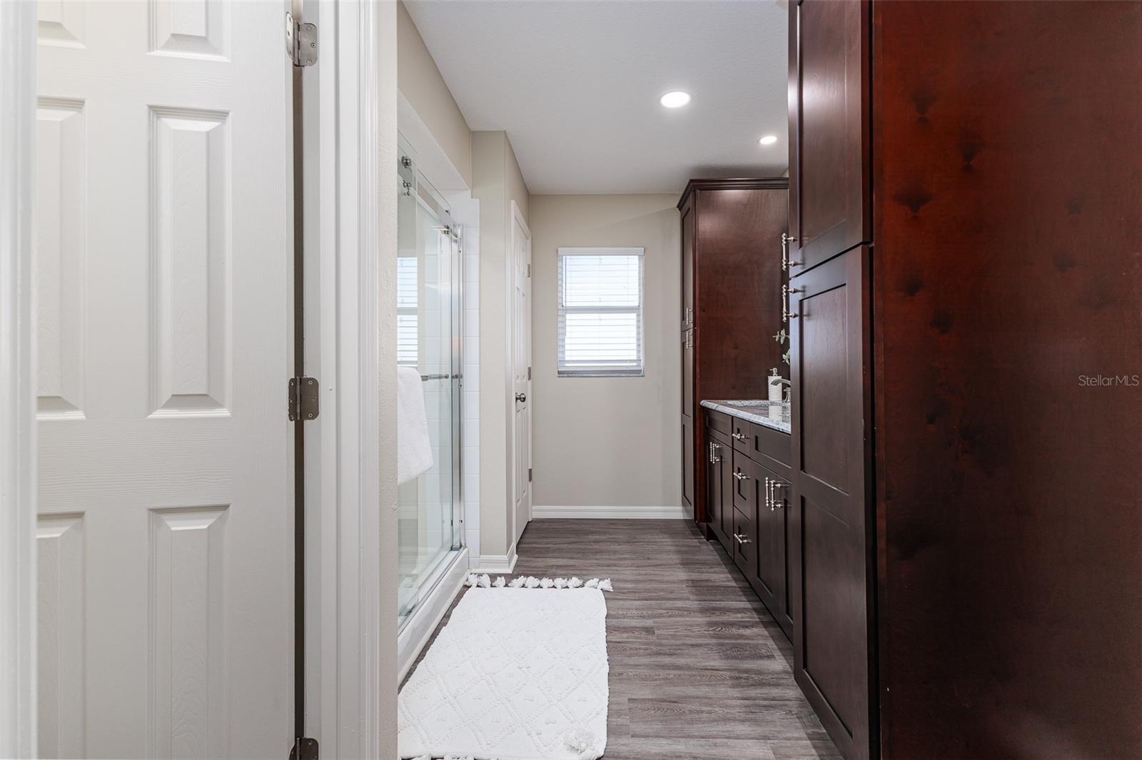 Image 23 of 45 For 411 Edgewater Drive