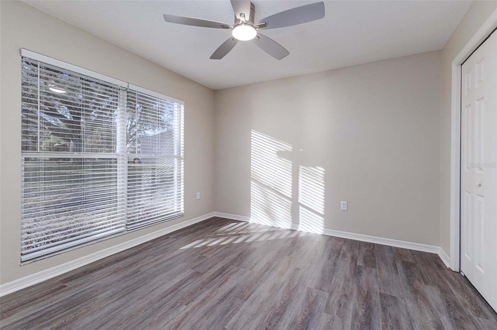 Image 26 of 45 For 411 Edgewater Drive