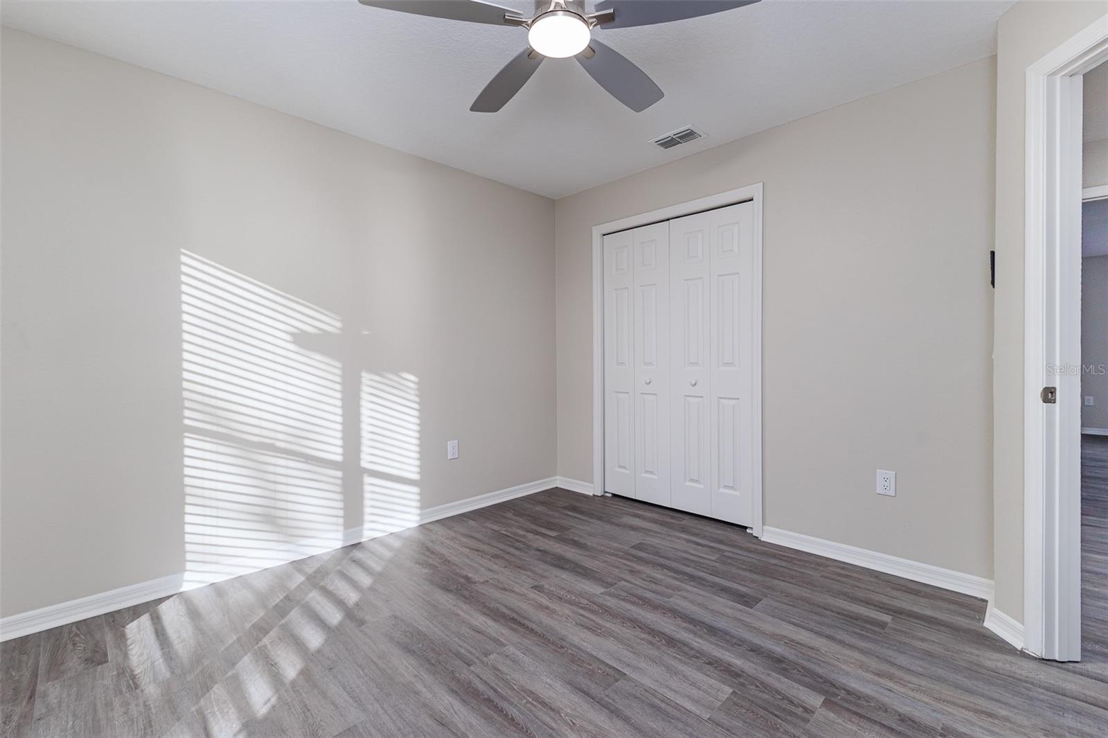 Image 27 of 45 For 411 Edgewater Drive