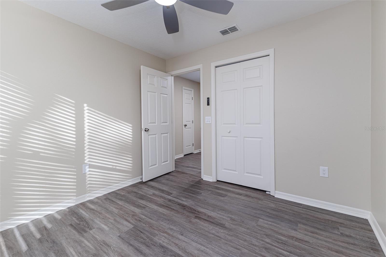 Image 29 of 45 For 411 Edgewater Drive