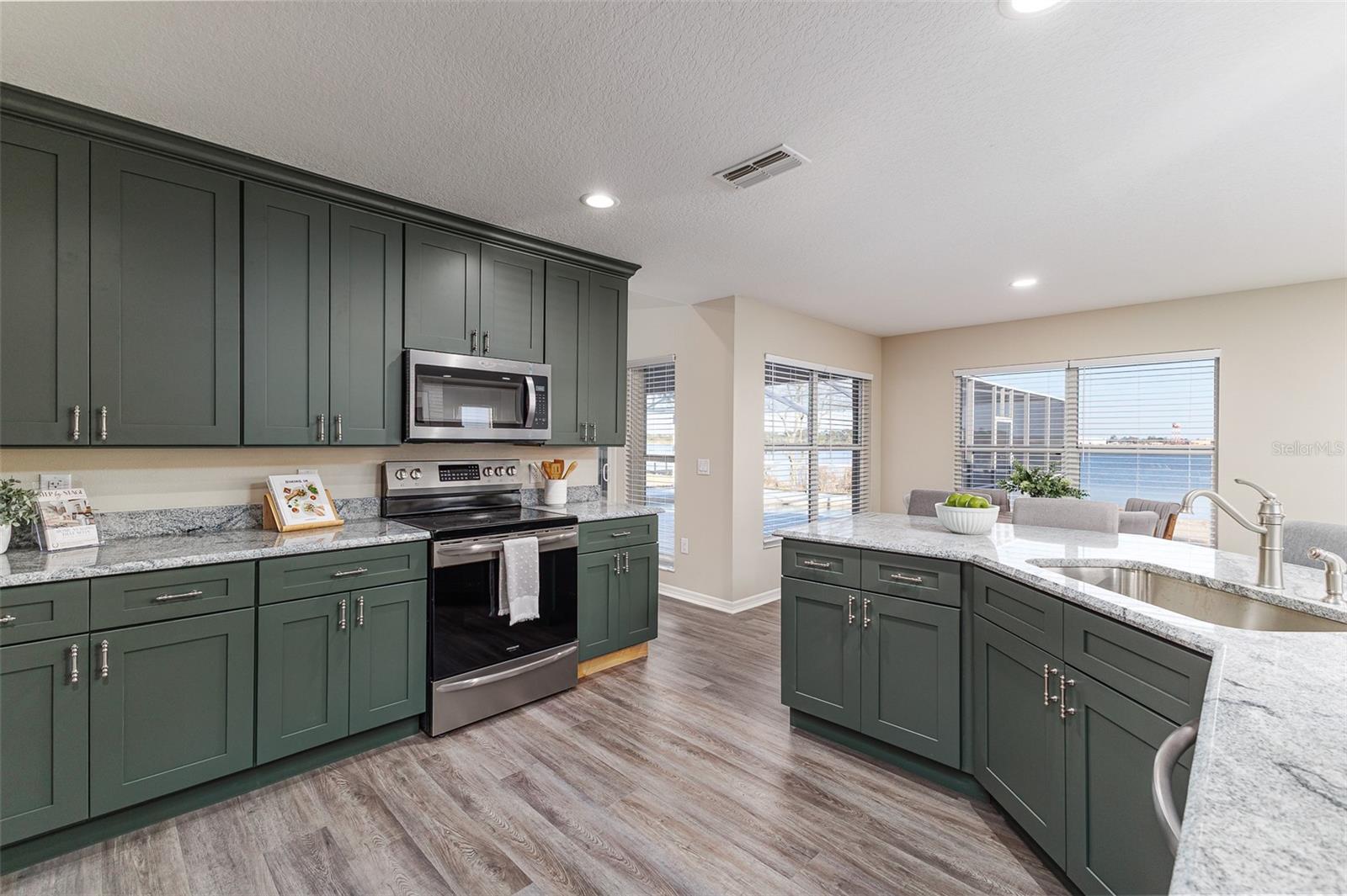 Image 9 of 45 For 411 Edgewater Drive