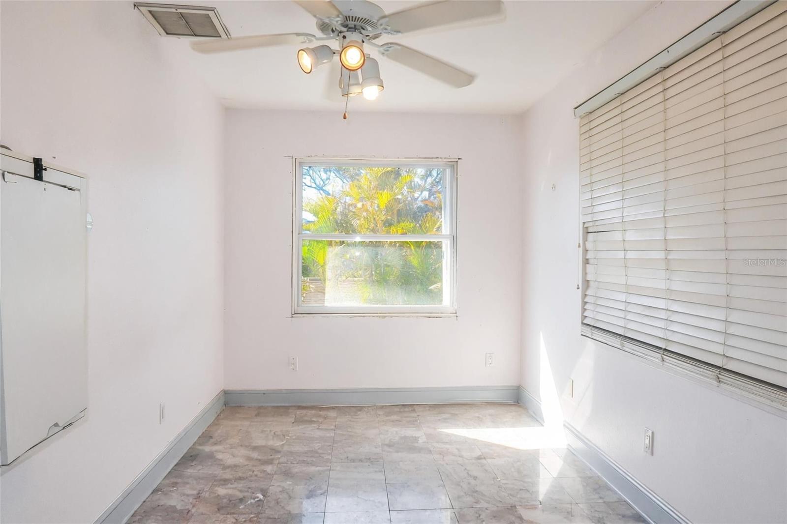 Image 15 of 19 For 303 Lagoon Drive