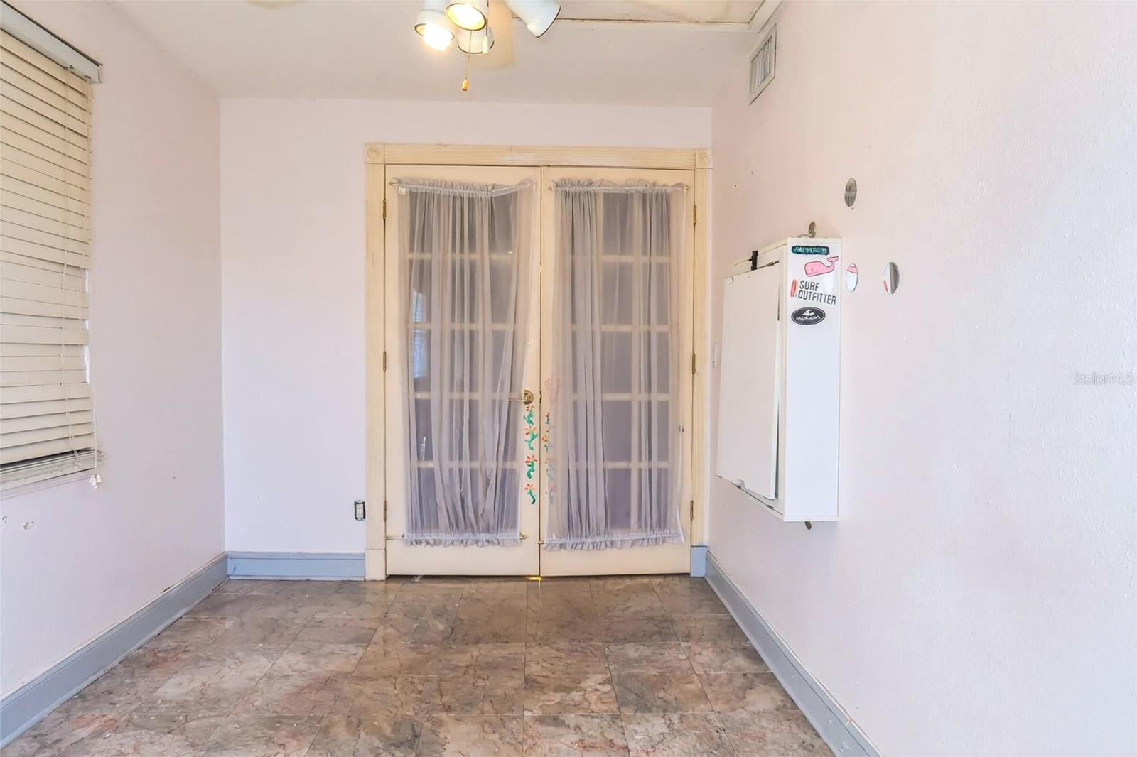 Image 16 of 19 For 303 Lagoon Drive