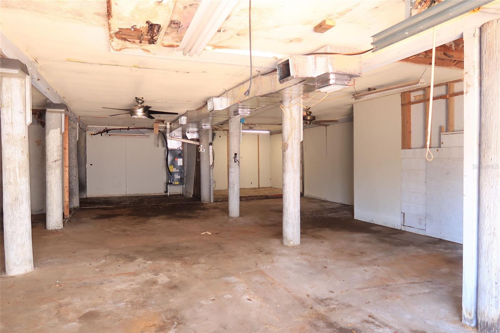 Image 19 of 19 For 303 Lagoon Drive