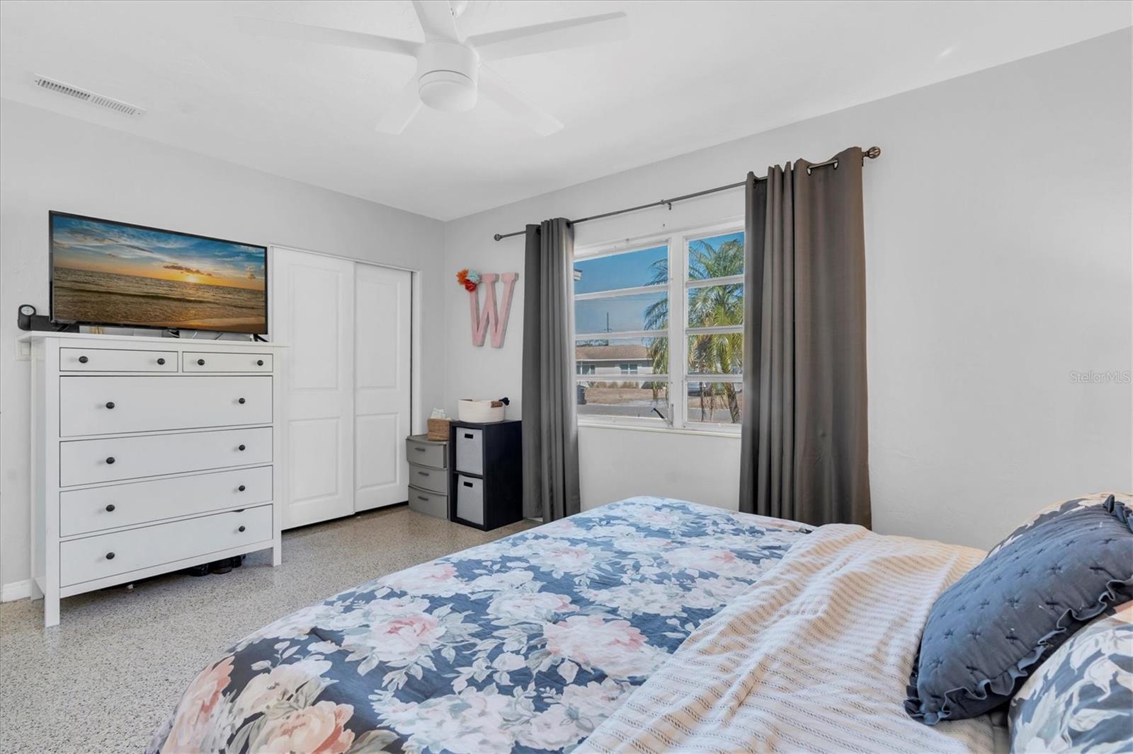 Image 20 of 33 For 4018 26th Avenue N