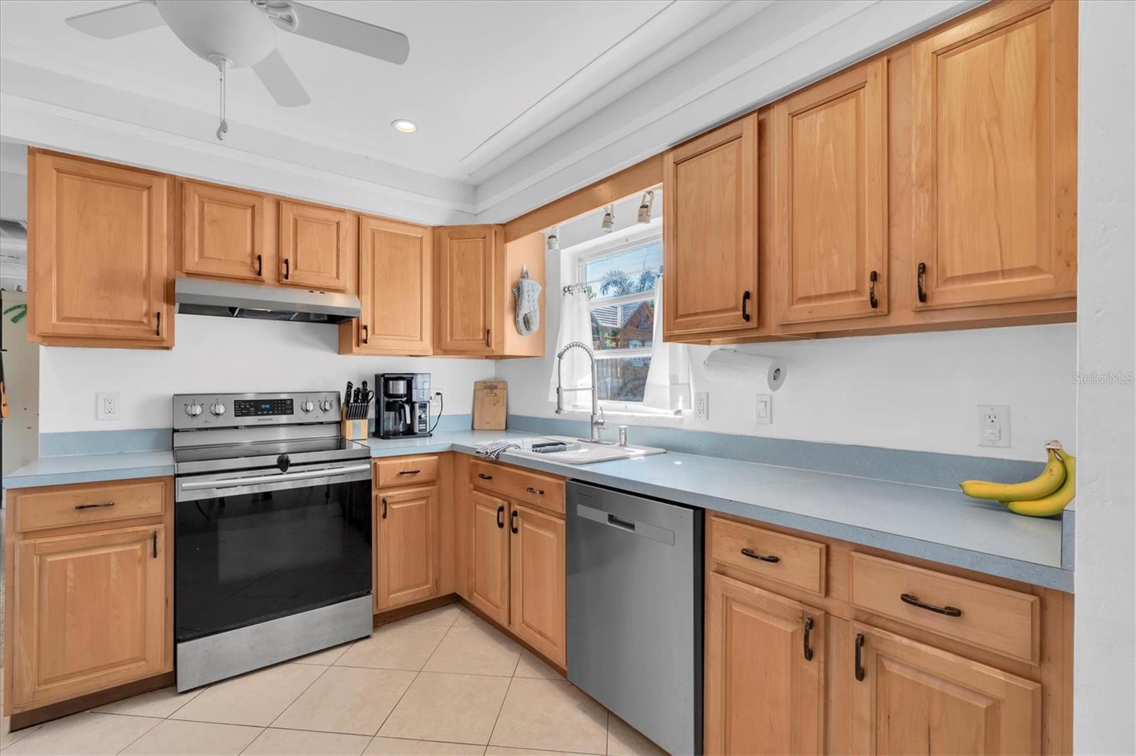 Image 3 of 33 For 4018 26th Avenue N