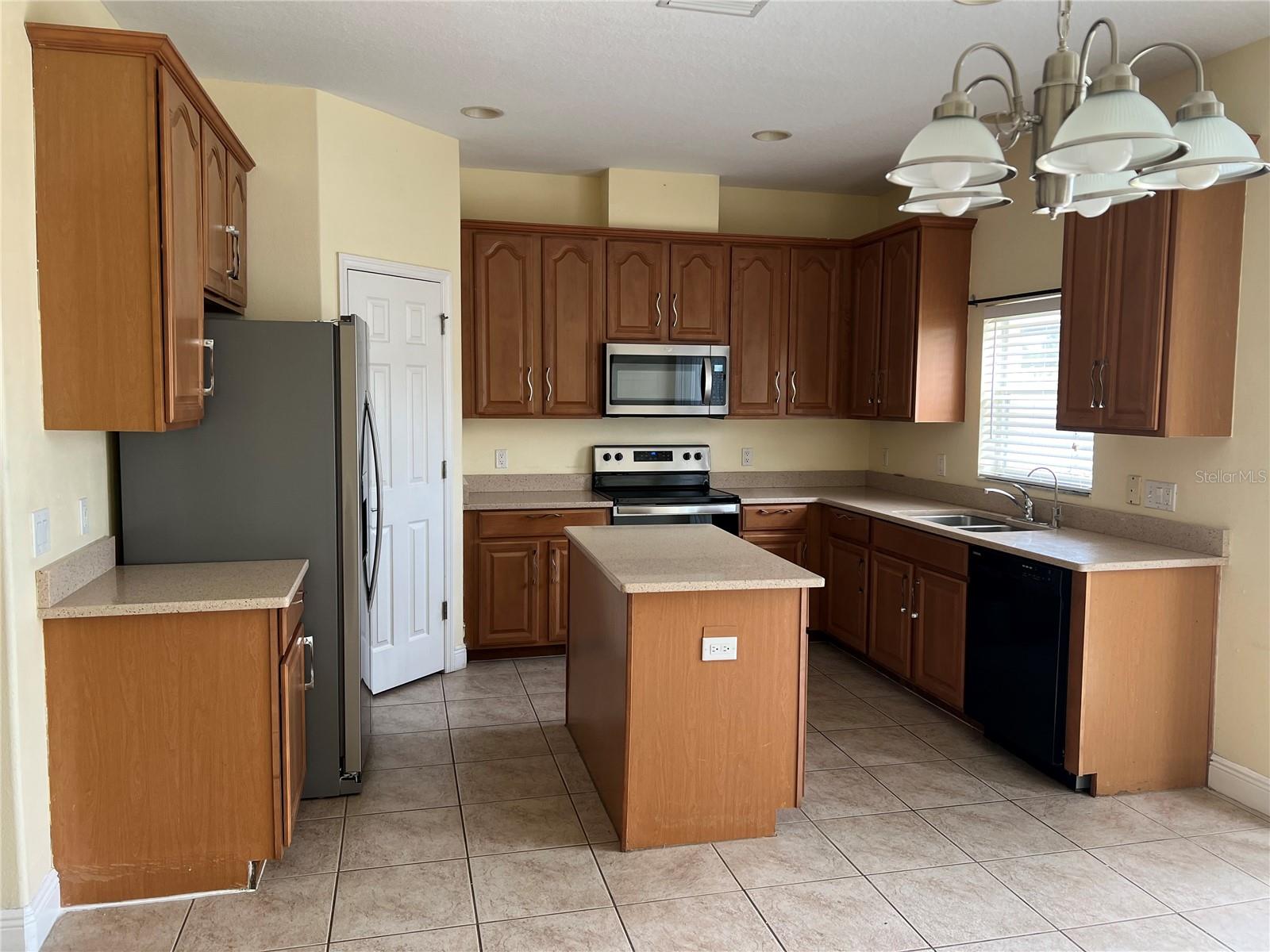 Image 11 of 33 For 8810 Cameron Crest Drive