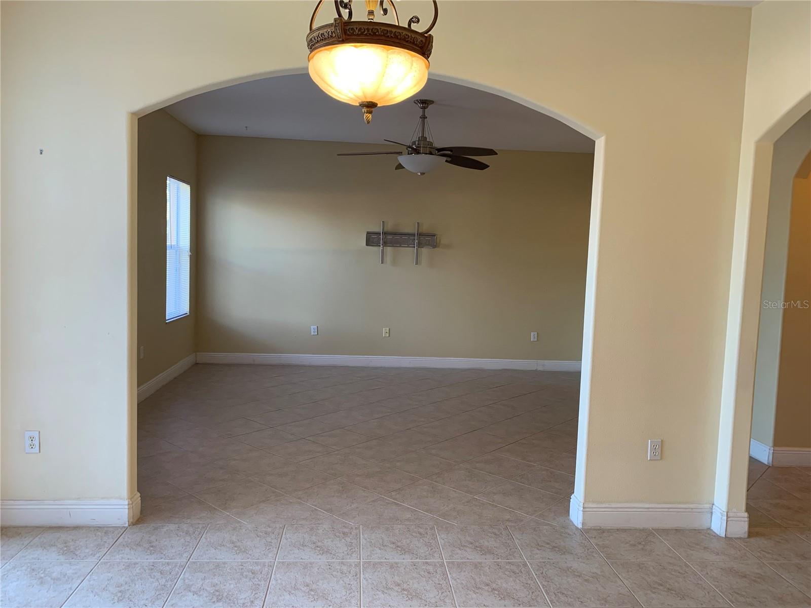 Image 19 of 33 For 8810 Cameron Crest Drive