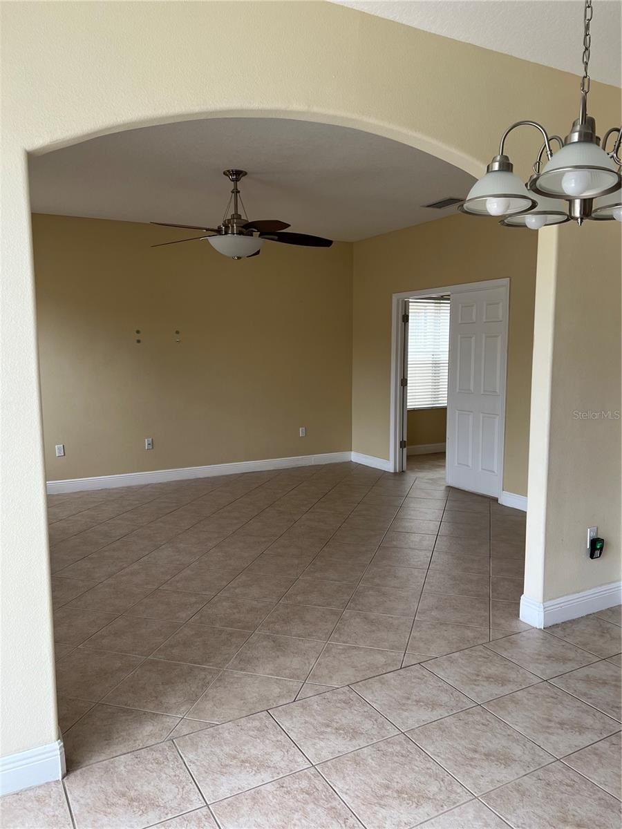 Image 9 of 33 For 8810 Cameron Crest Drive