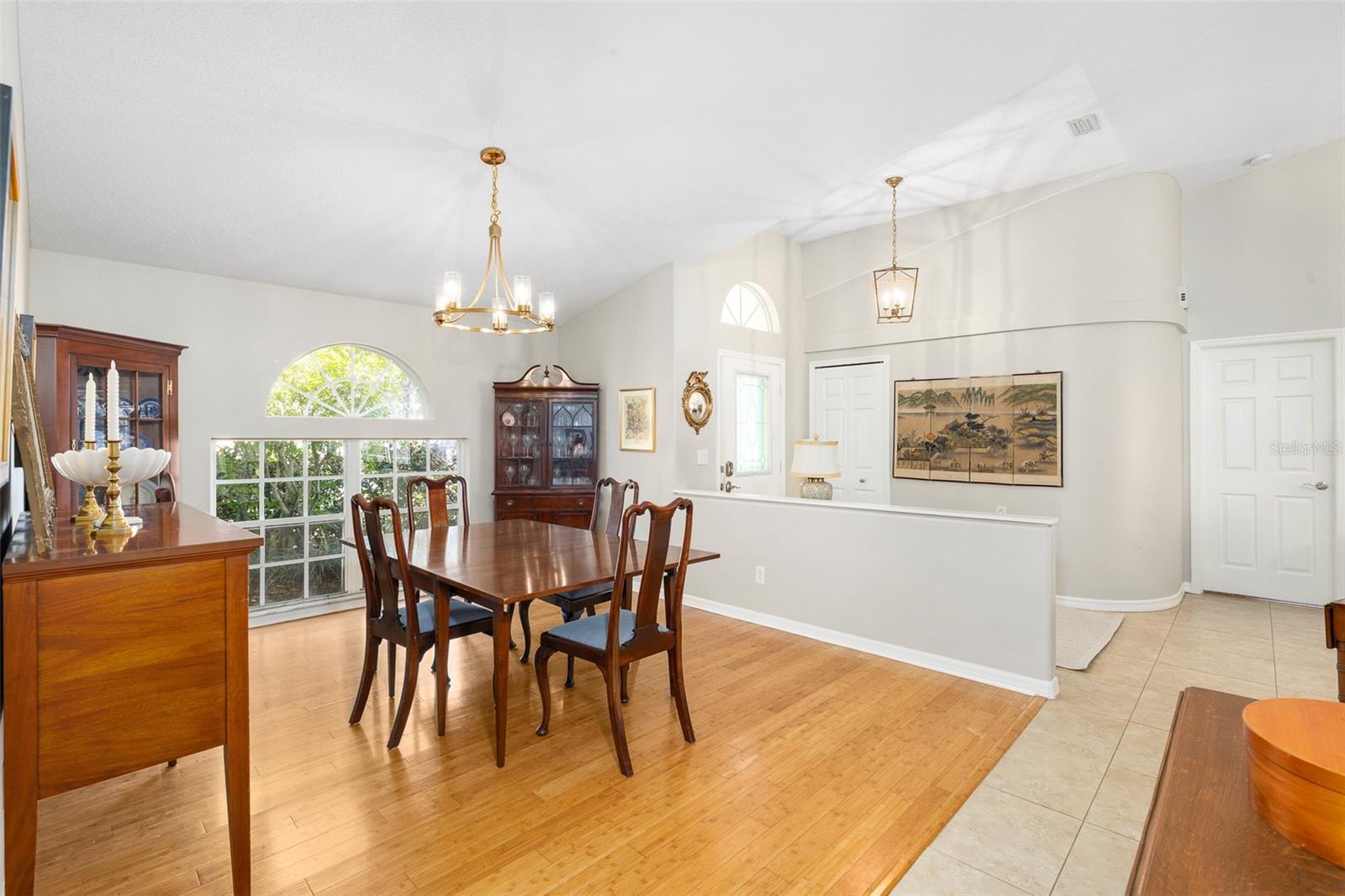 Image 4 of 47 For 15315 Carrollton Lane