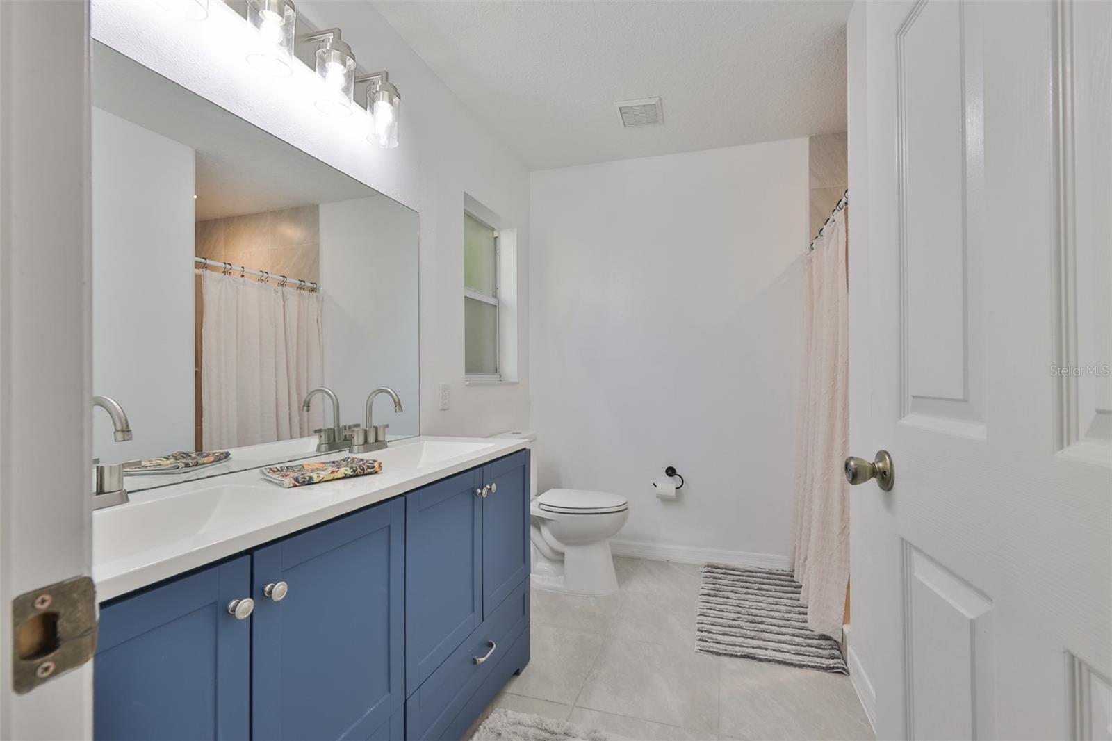 Image 19 of 32 For 2331 Chestnut Street