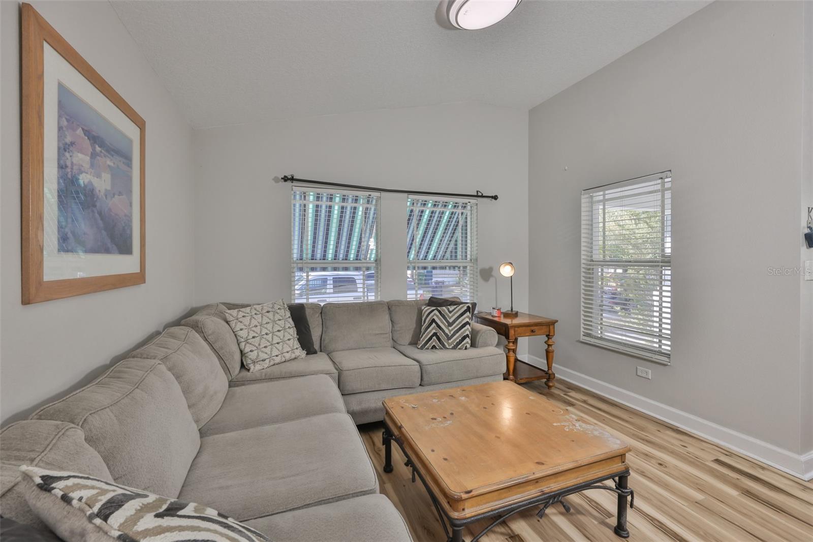 Image 9 of 32 For 2331 Chestnut Street