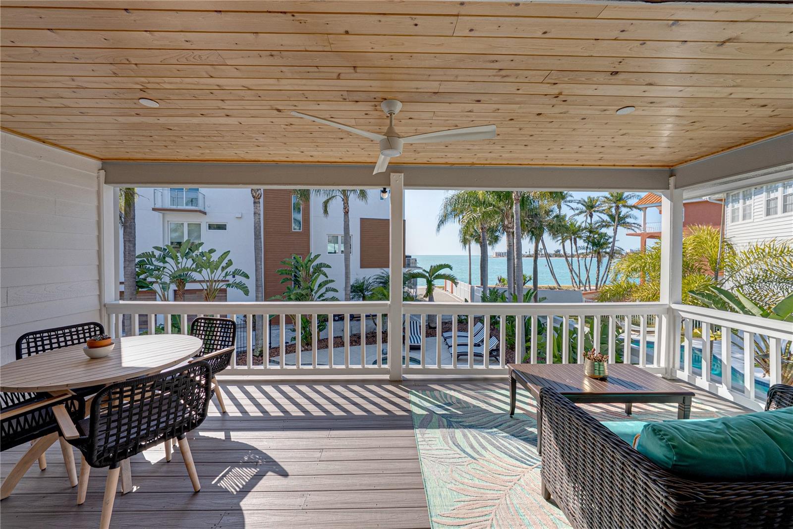 Listing photo id 13 for 723 Pinta Drive