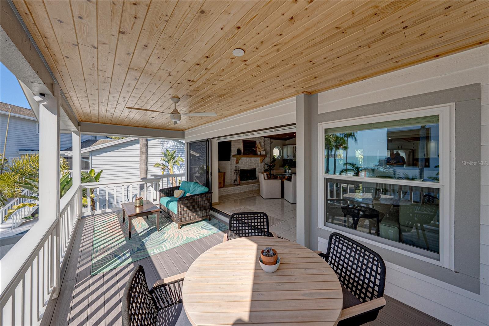 Listing photo id 14 for 723 Pinta Drive