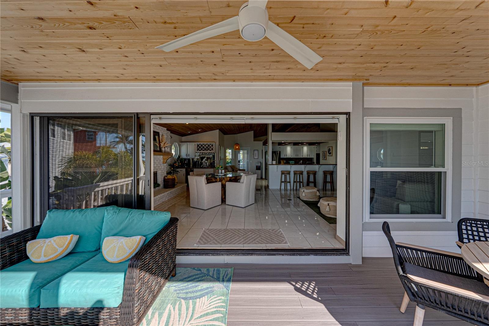 Listing photo id 16 for 723 Pinta Drive