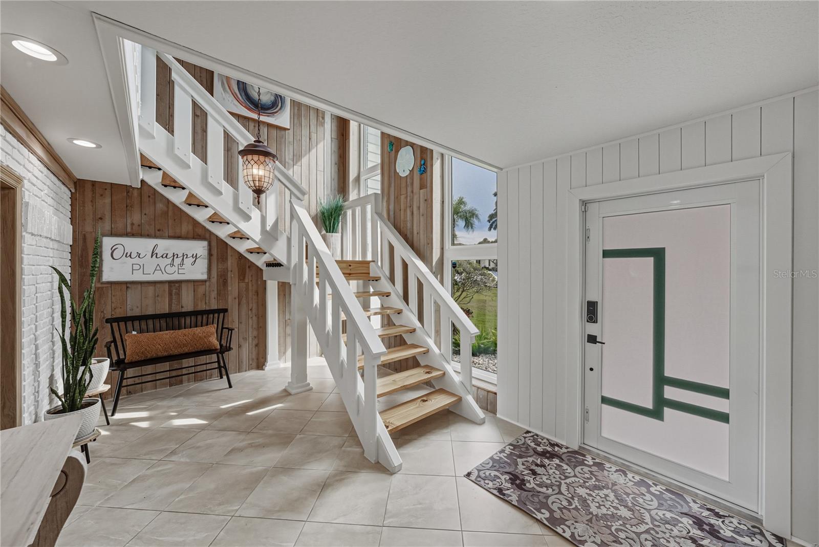 Listing photo id 33 for 723 Pinta Drive