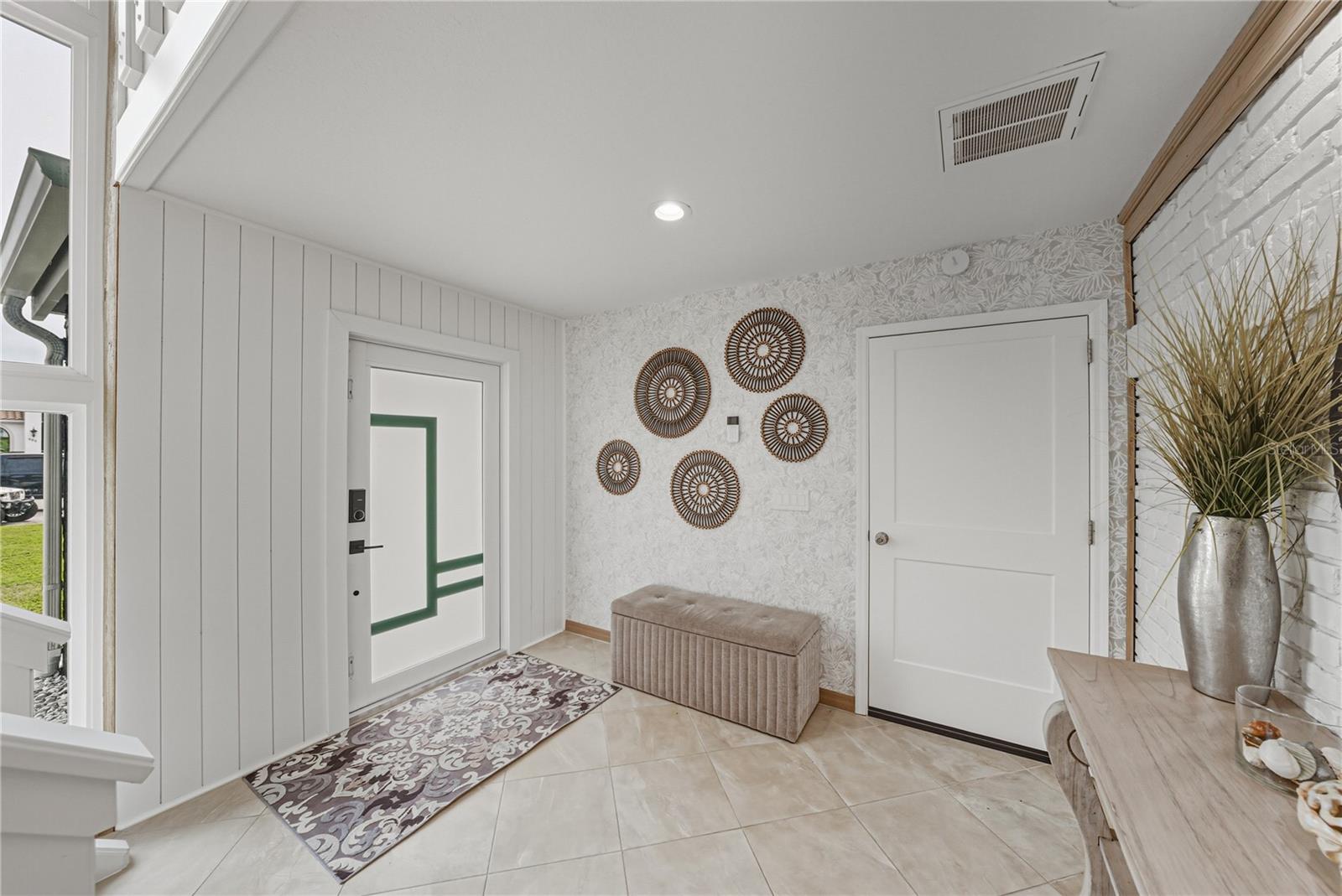 Listing photo id 34 for 723 Pinta Drive