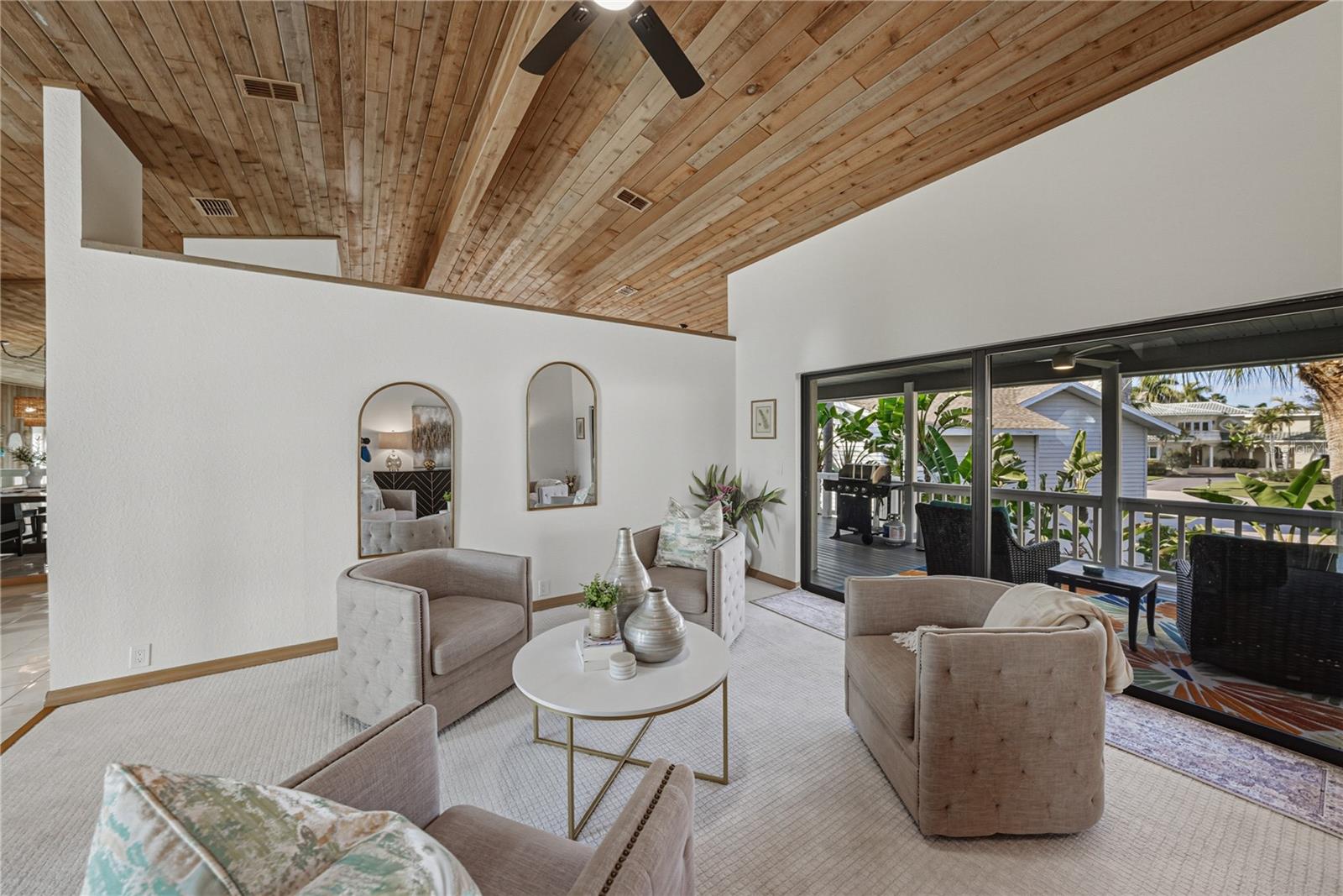 Listing photo id 41 for 723 Pinta Drive