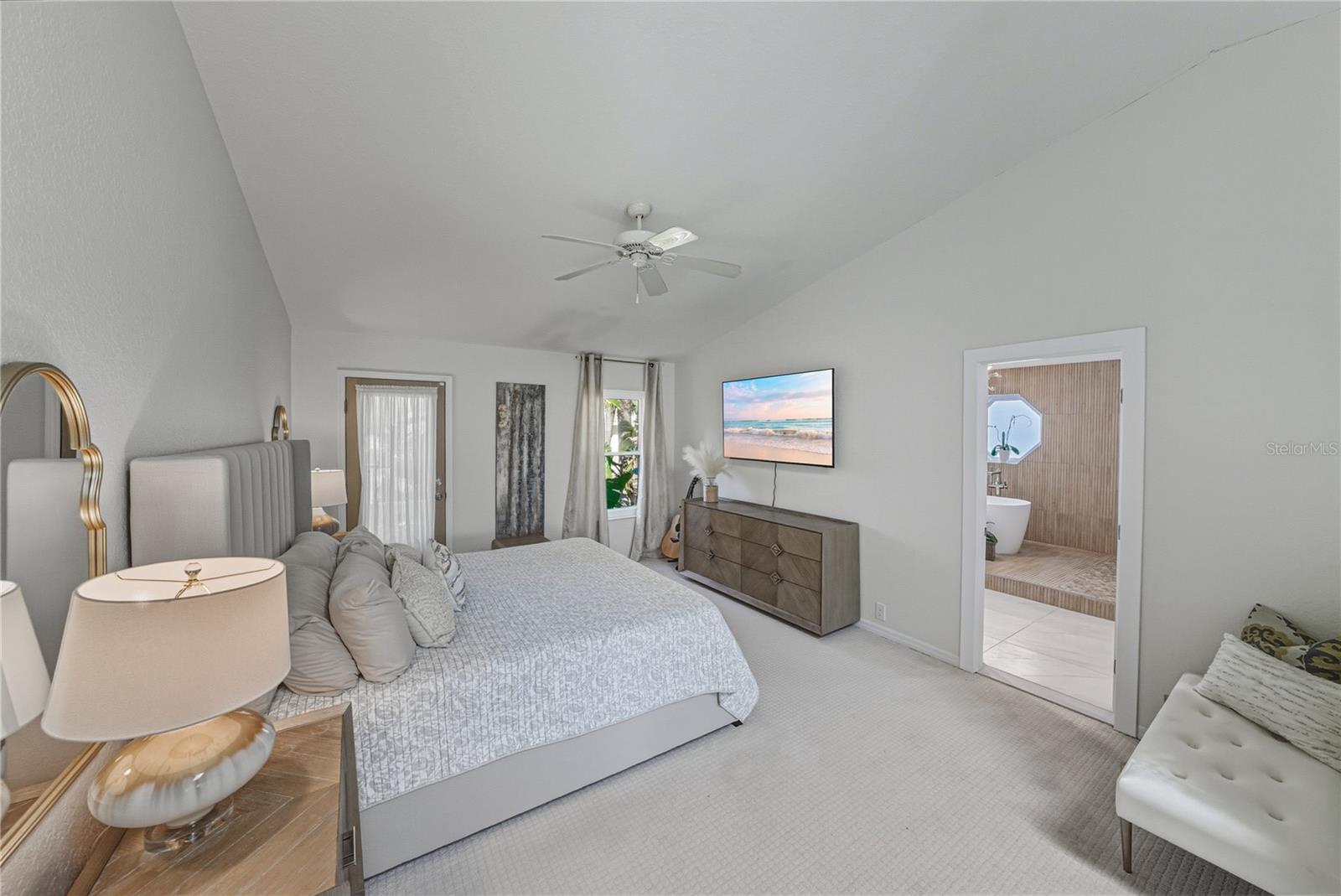 Listing photo id 47 for 723 Pinta Drive