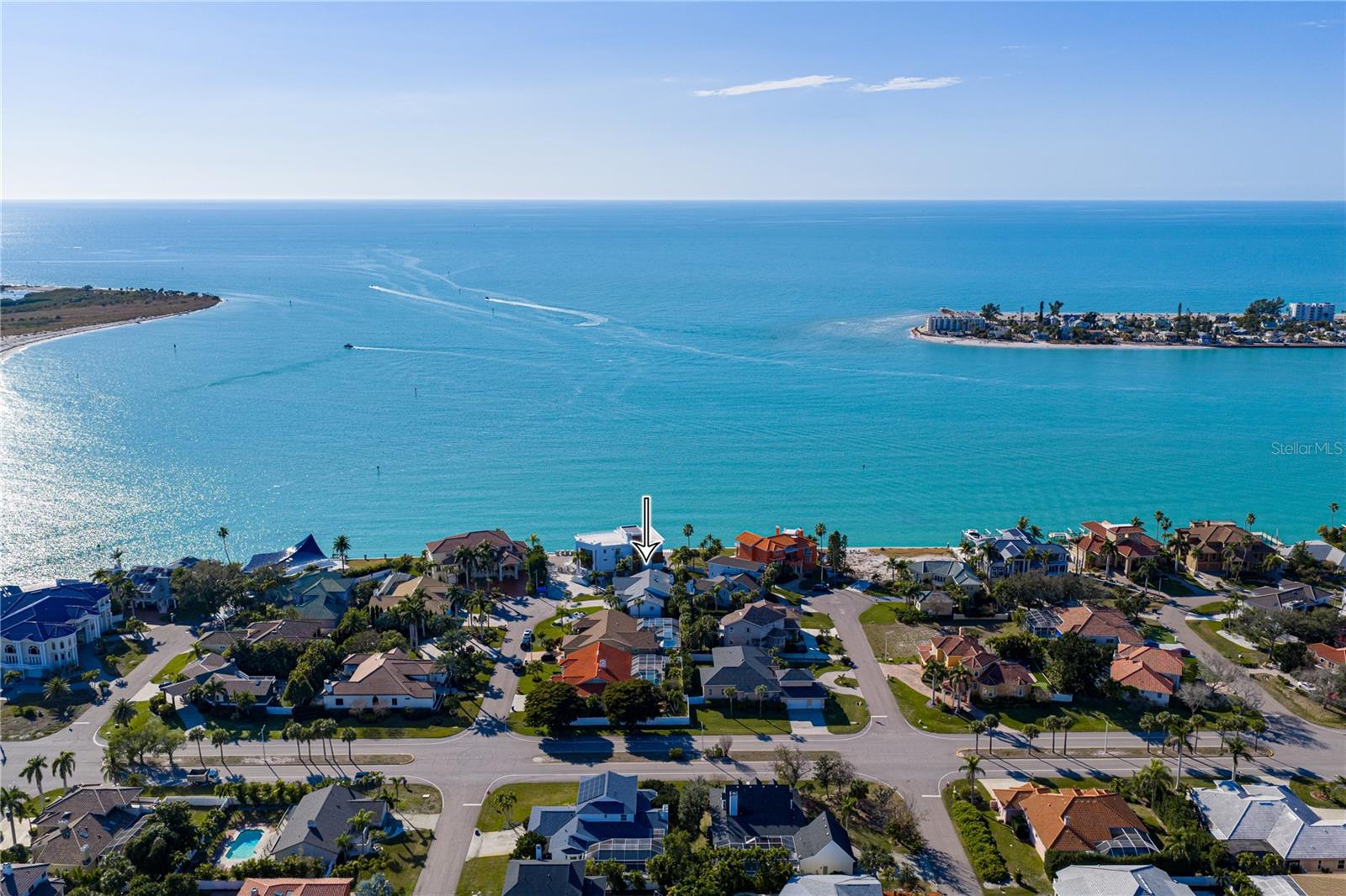 Listing photo id 4 for 723 Pinta Drive