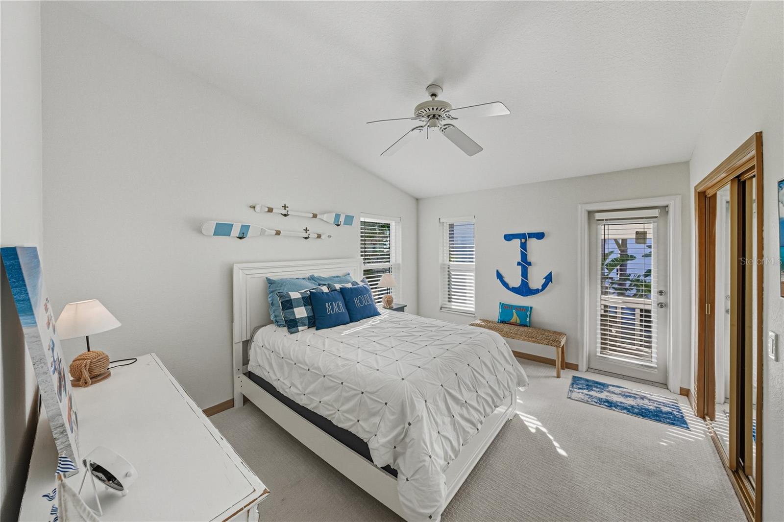 Listing photo id 65 for 723 Pinta Drive