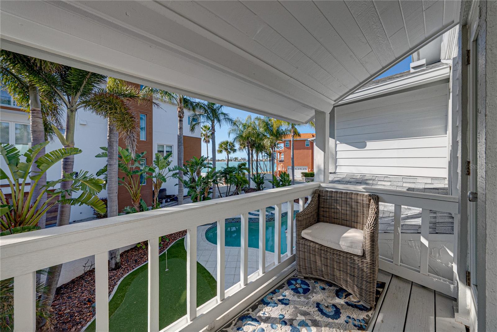 Listing photo id 70 for 723 Pinta Drive