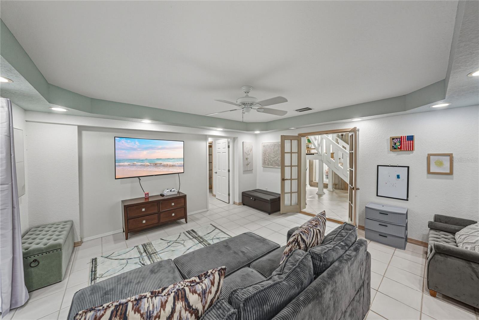 Listing photo id 78 for 723 Pinta Drive