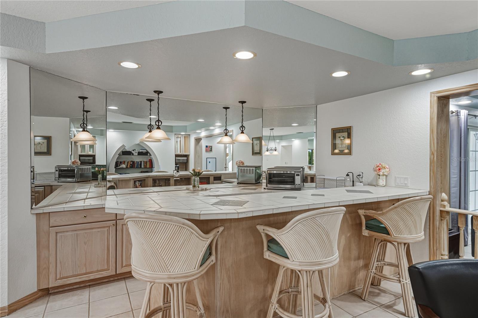 Listing photo id 81 for 723 Pinta Drive