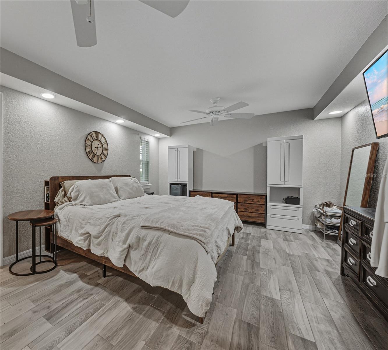 Listing photo id 84 for 723 Pinta Drive