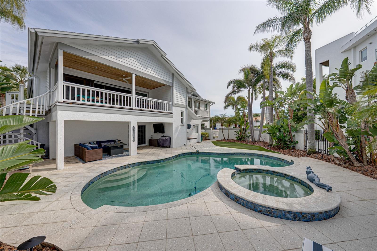 Listing photo id 92 for 723 Pinta Drive