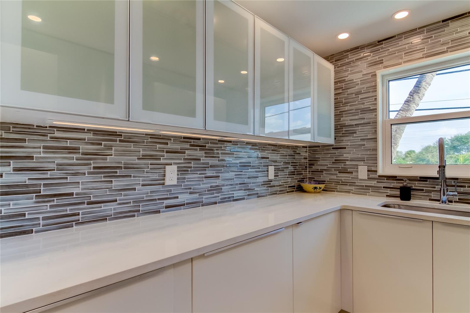 Image 10 of 24 For 3575 Gulf Boulevard 204