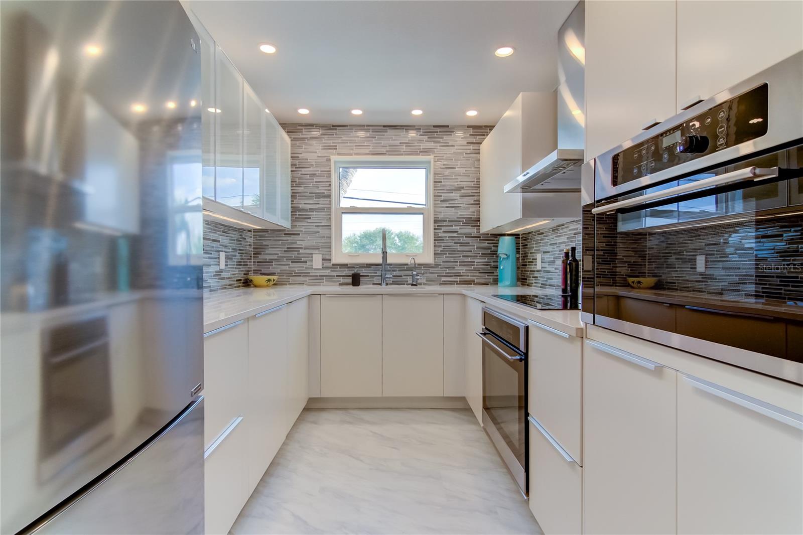 Image 9 of 24 For 3575 Gulf Boulevard 204