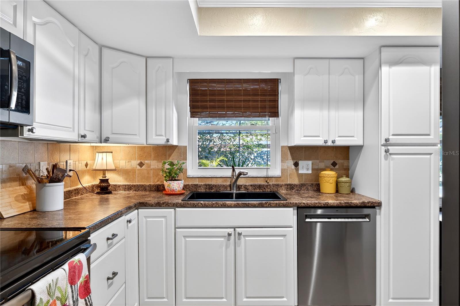 Image 12 of 45 For 13961 86th Avenue