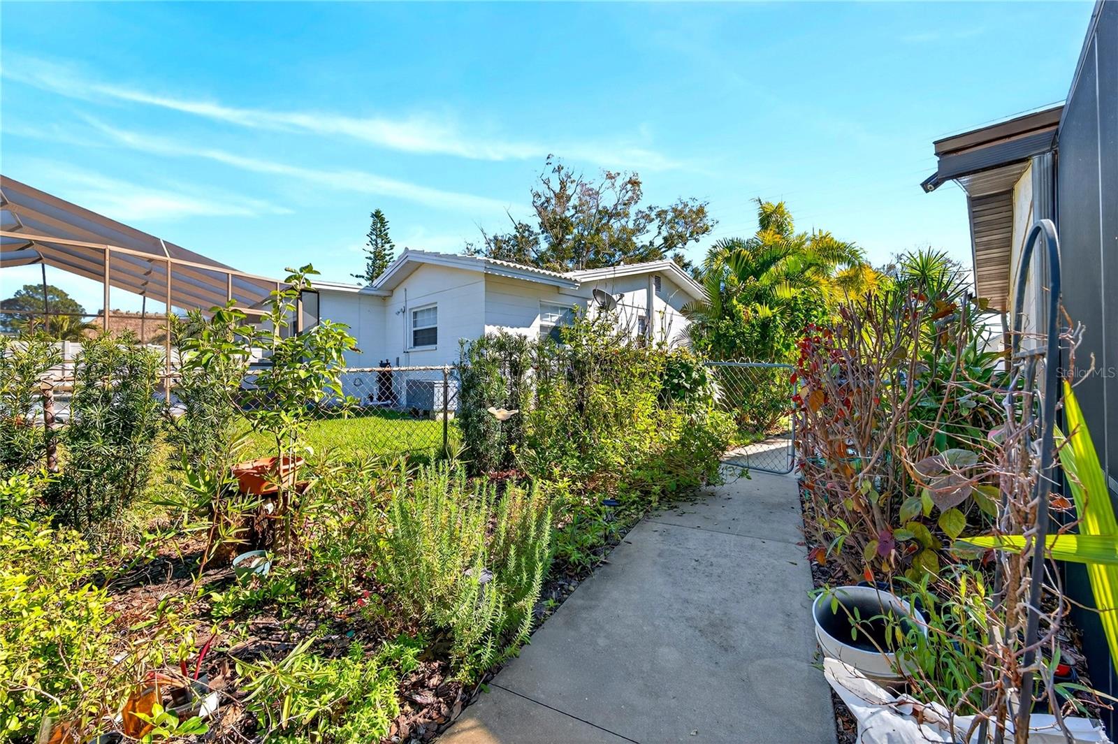 Image 38 of 45 For 13961 86th Avenue