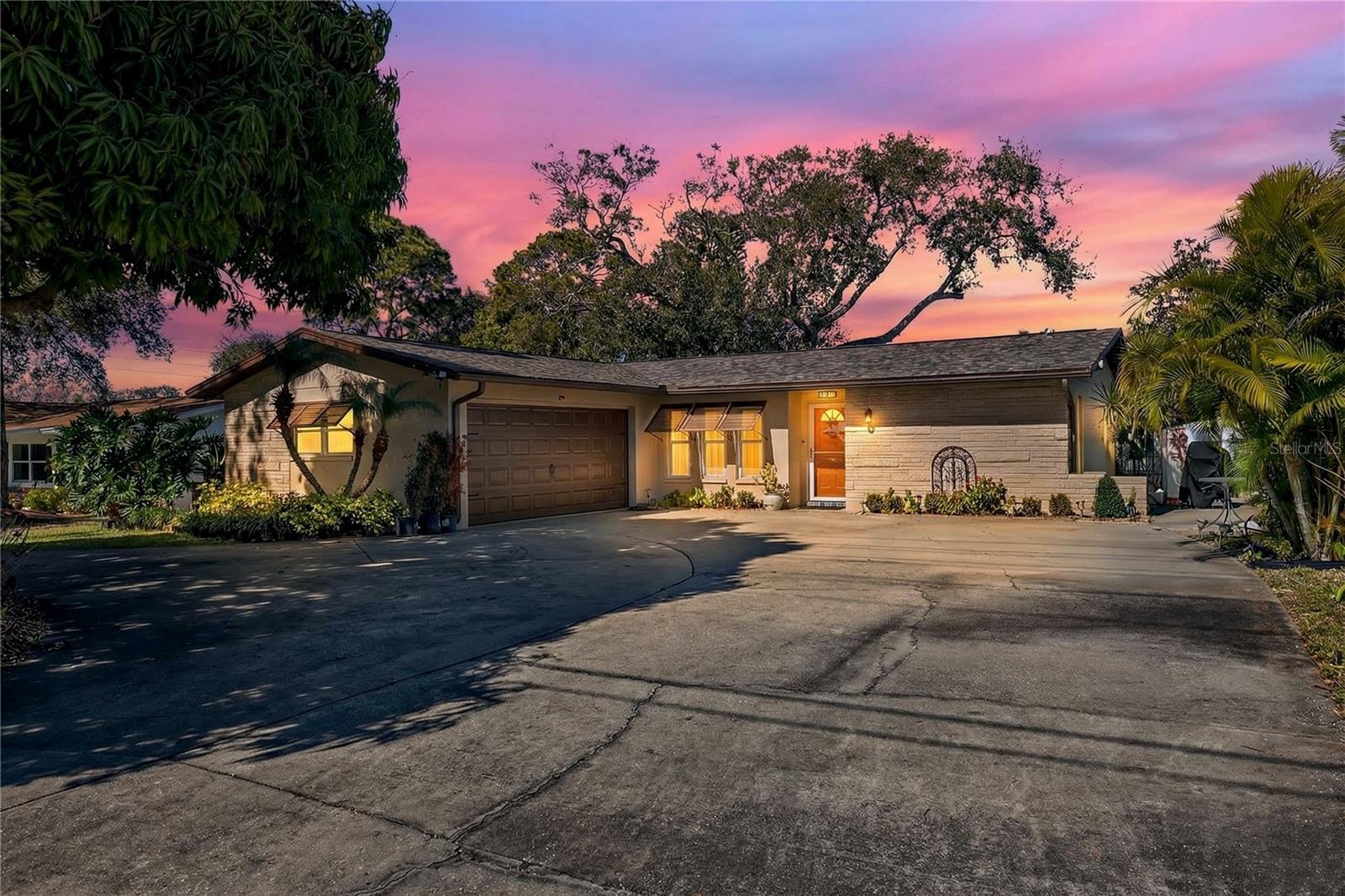 Image 39 of 45 For 13961 86th Avenue