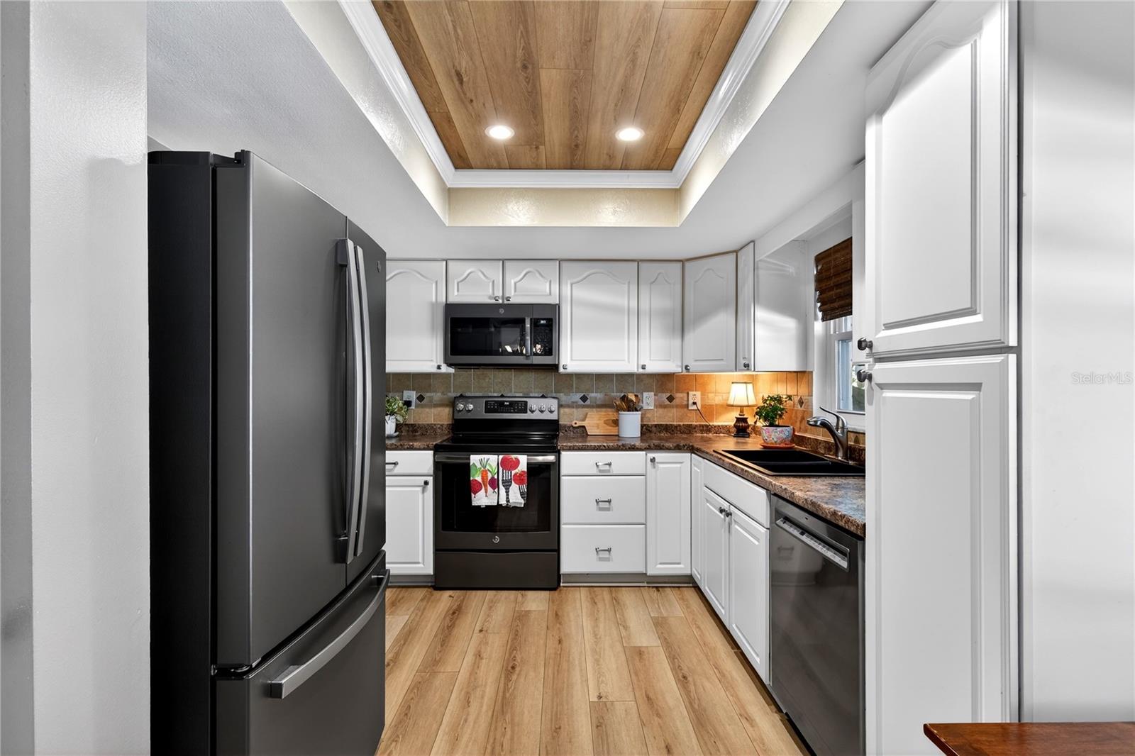 Image 9 of 45 For 13961 86th Avenue