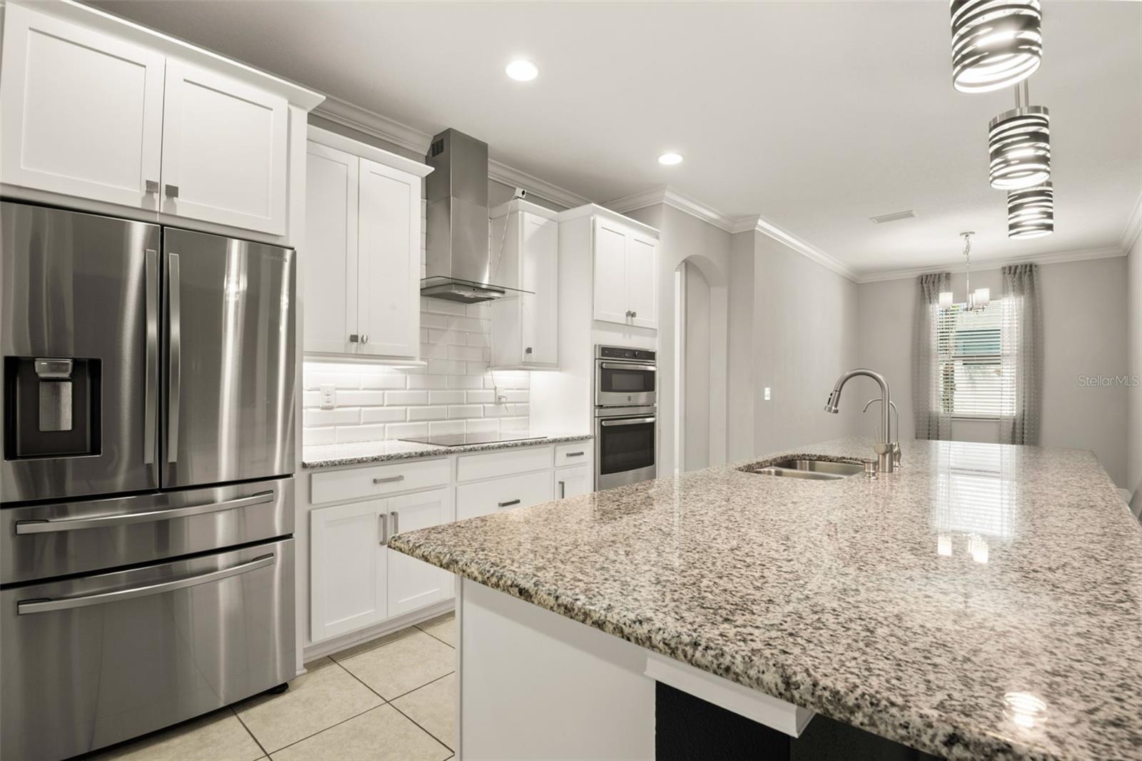 Listing photo id 17 for 3920 Teaberry Lane