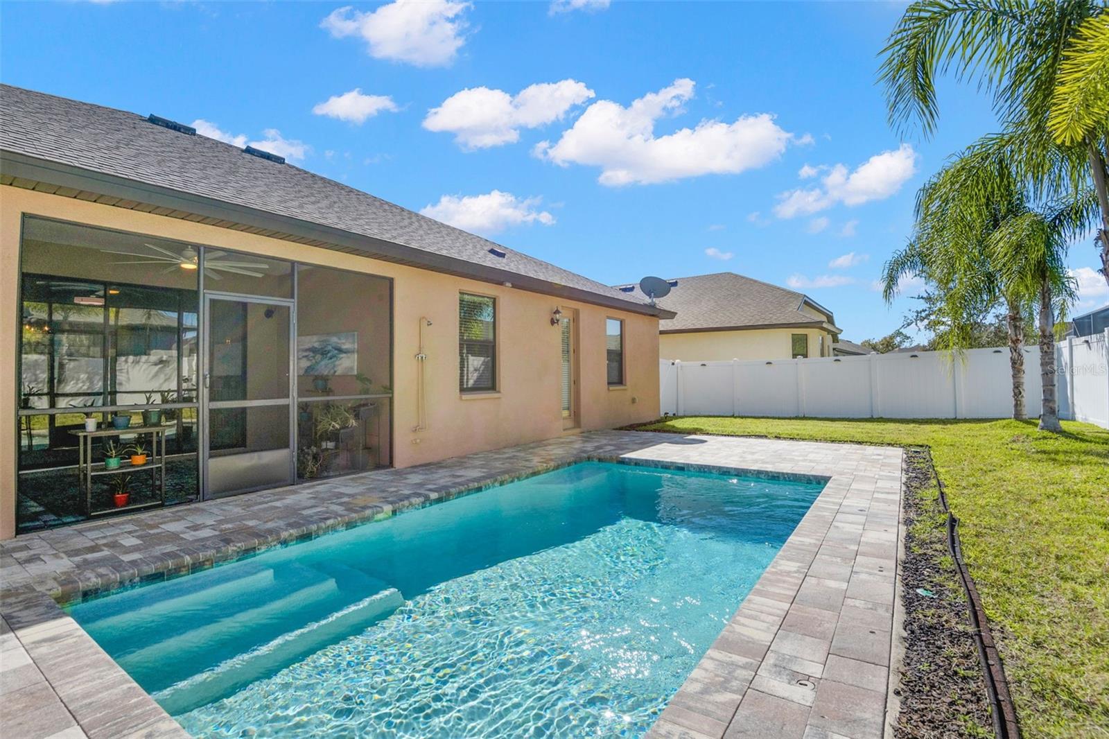 Listing photo id 23 for 3920 Teaberry Lane