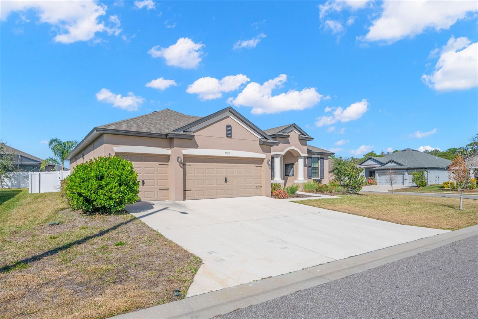Listing photo id 1 for 3920 Teaberry Lane