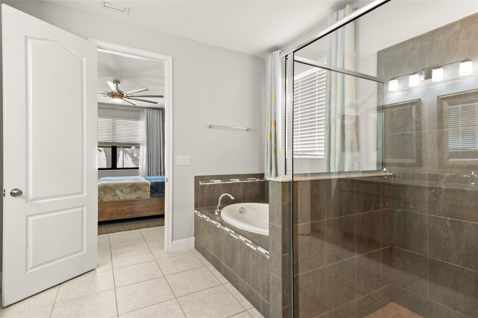 Listing photo id 31 for 3920 Teaberry Lane