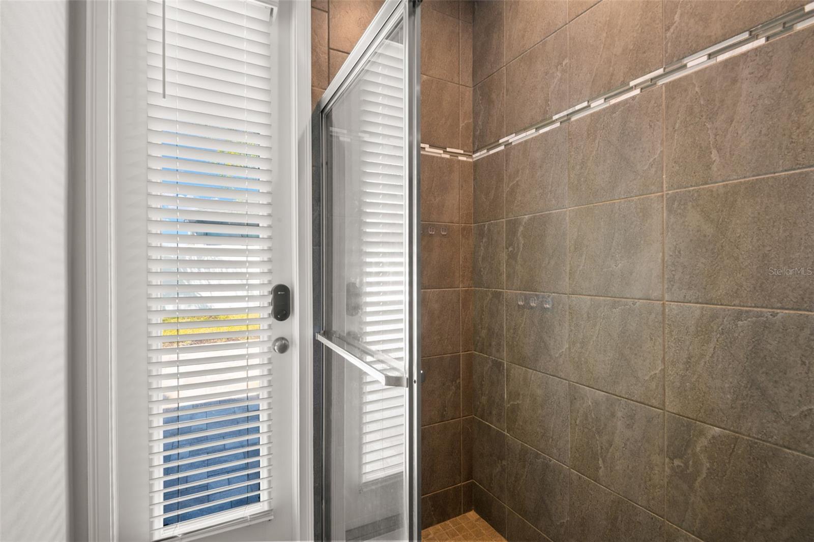 Listing photo id 35 for 3920 Teaberry Lane