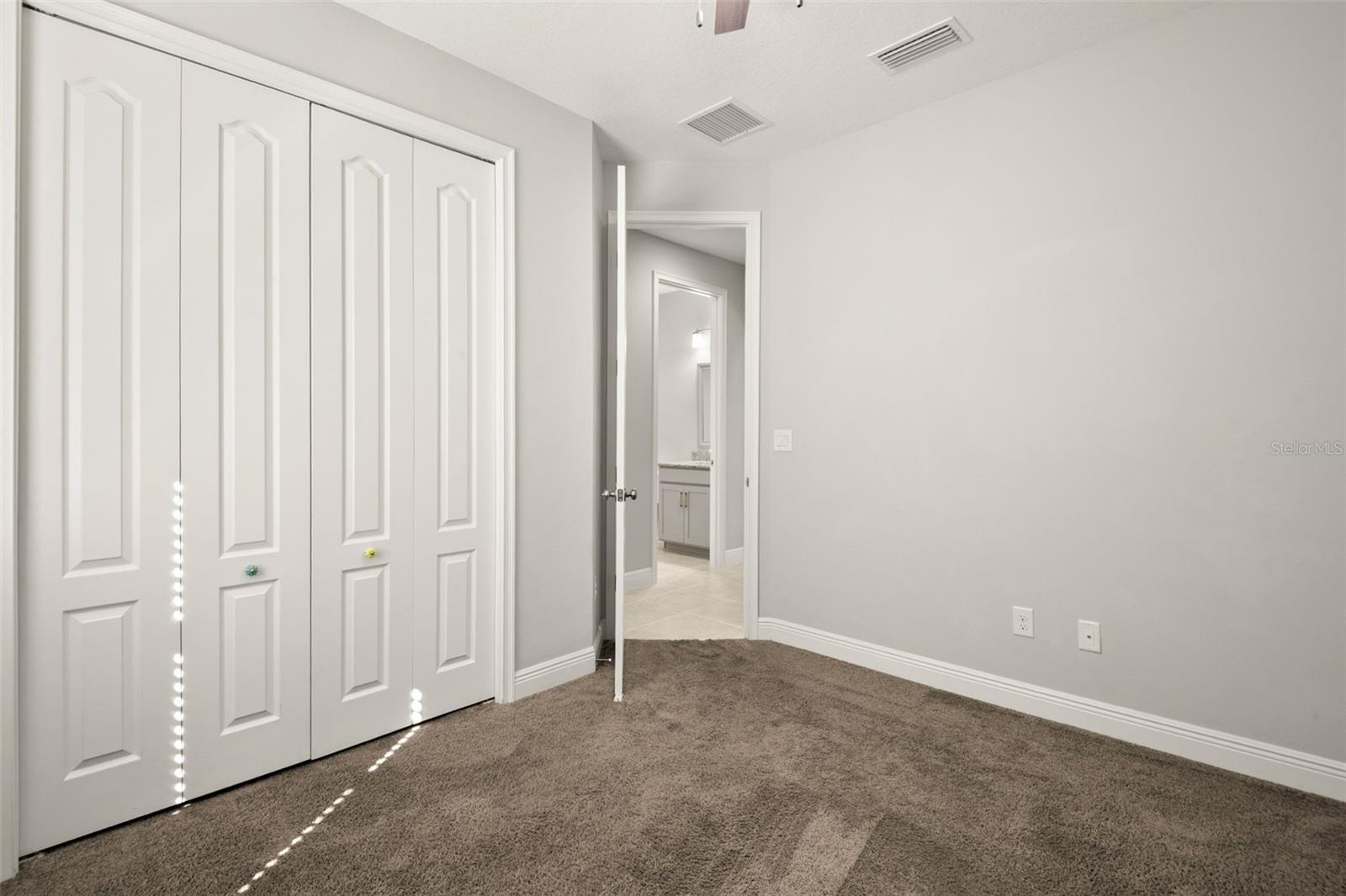 Listing photo id 37 for 3920 Teaberry Lane