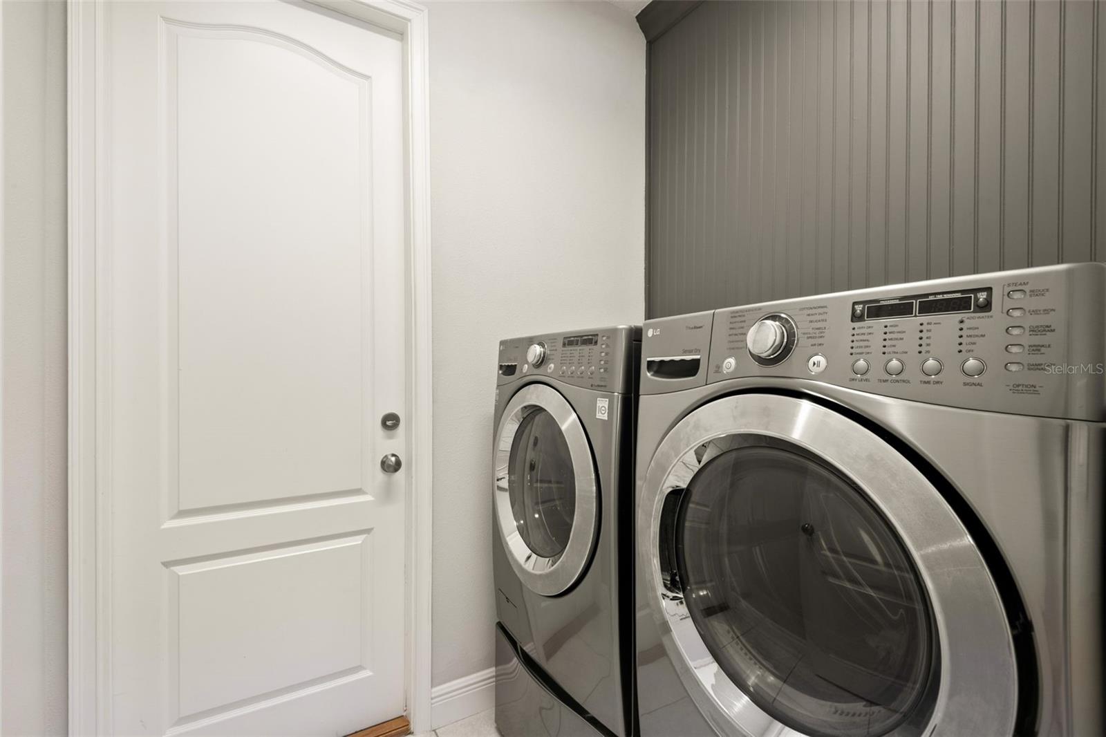 Listing photo id 40 for 3920 Teaberry Lane