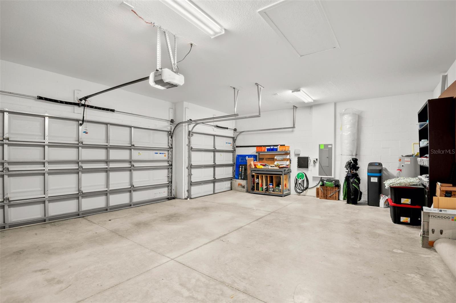 Listing photo id 41 for 3920 Teaberry Lane