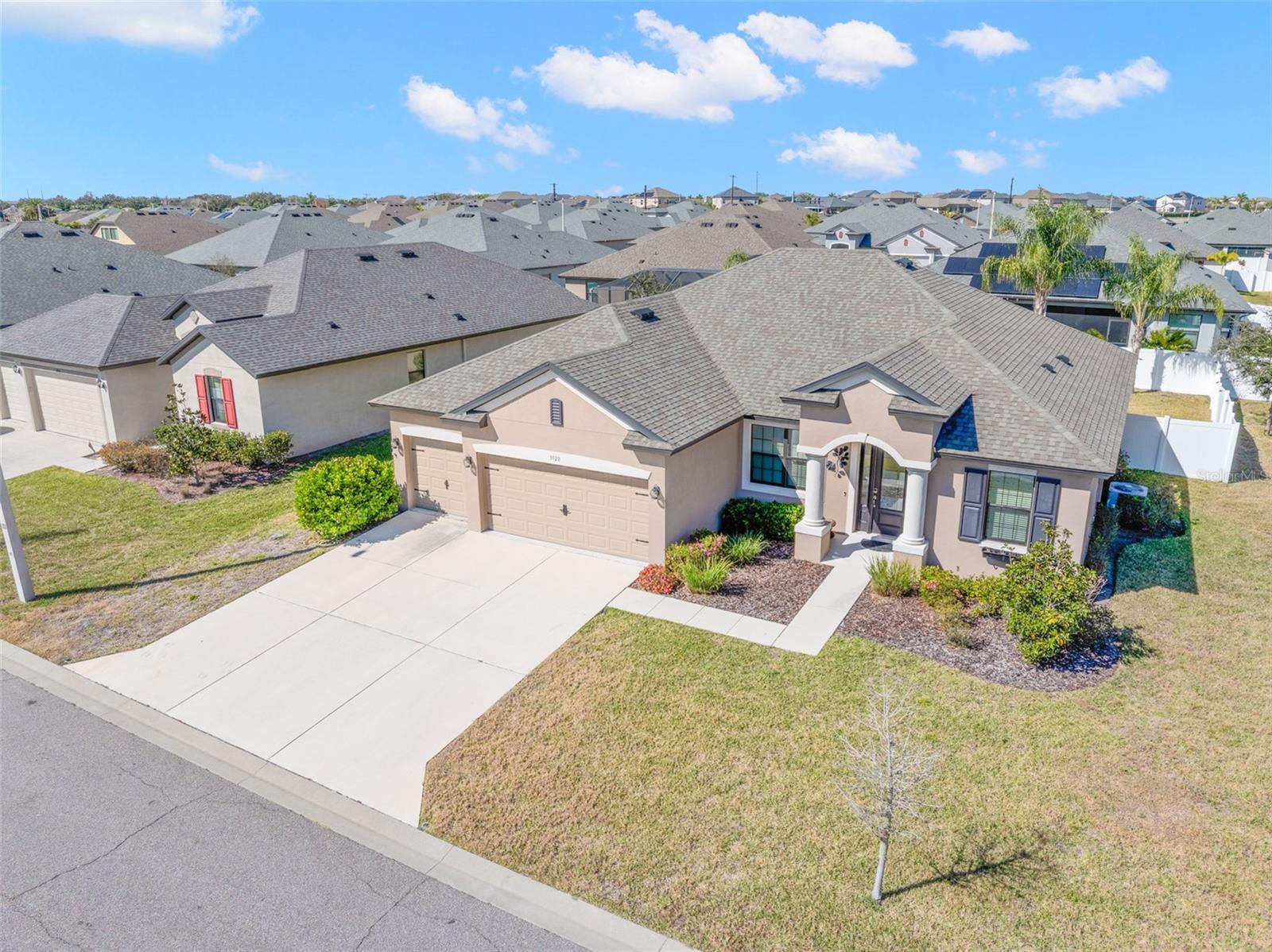 Listing photo id 44 for 3920 Teaberry Lane