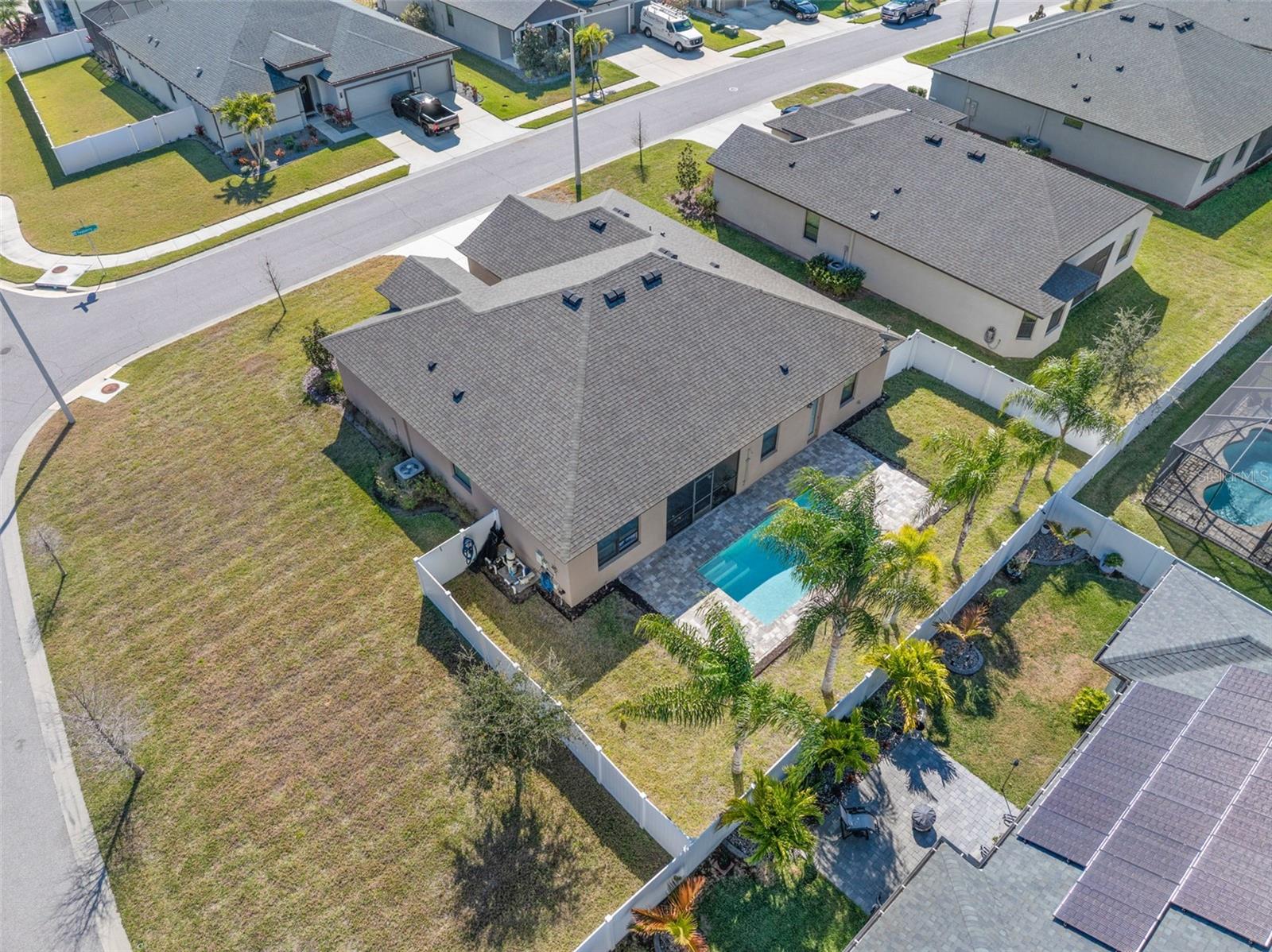 Listing photo id 46 for 3920 Teaberry Lane