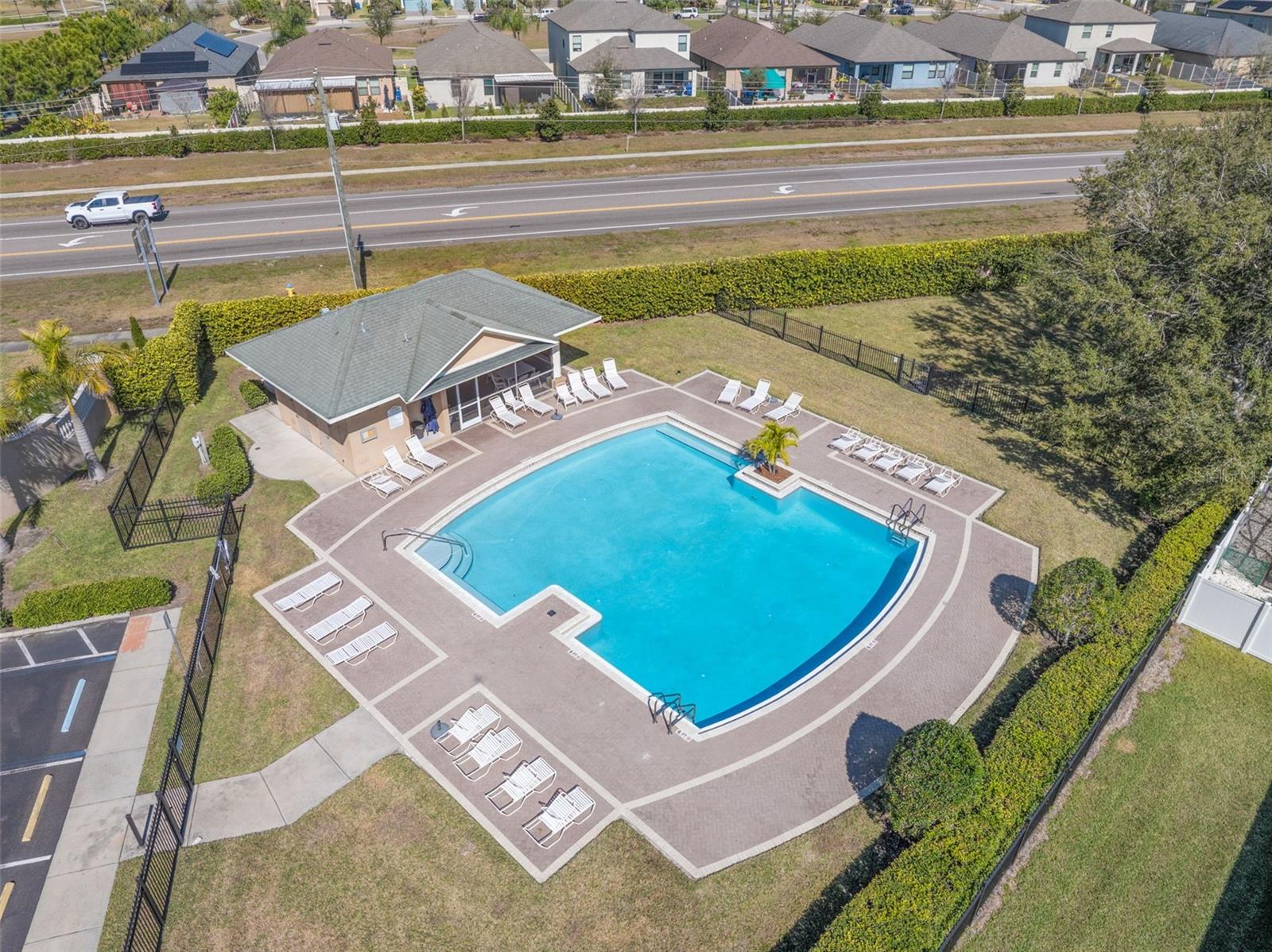 Listing photo id 53 for 3920 Teaberry Lane