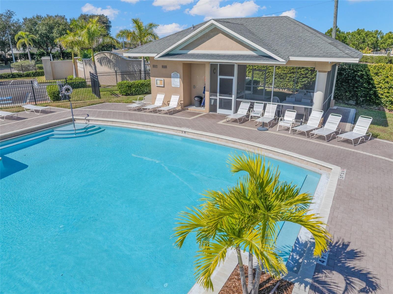 Listing photo id 59 for 3920 Teaberry Lane